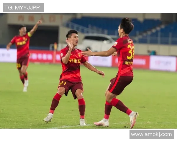 深圳网球队以76分领跑挑战赛积分榜展现强劲实力和团队合作精神